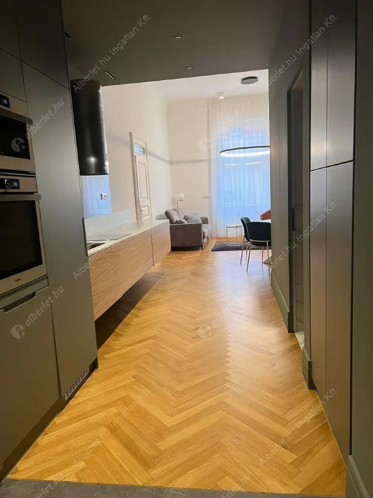 Kiadó albérlet 772000 Ft/hó áron: Budapest, V. kerület  Semmelweis utca. Mérete: 80 nm, 3 szobás | Alberlet.hu - 6629572