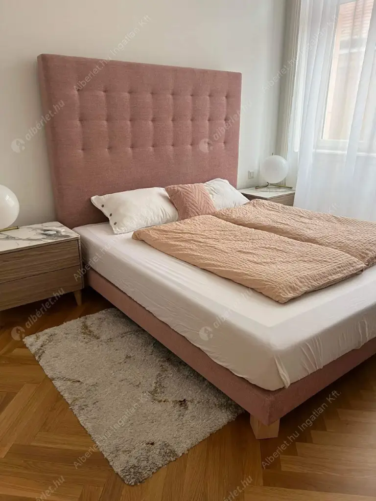 Kiadó albérlet 772000 Ft/hó áron: Budapest, V. kerület  Semmelweis utca. Mérete: 80 nm, 3 szobás | Alberlet.hu - 6637557