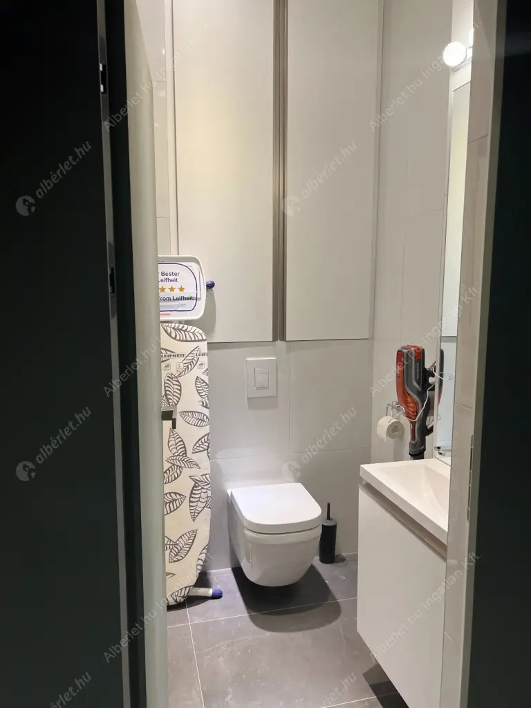 Kiadó albérlet 772000 Ft/hó áron: Budapest, V. kerület  Semmelweis utca. Mérete: 80 nm, 3 szobás | Alberlet.hu - 6637561