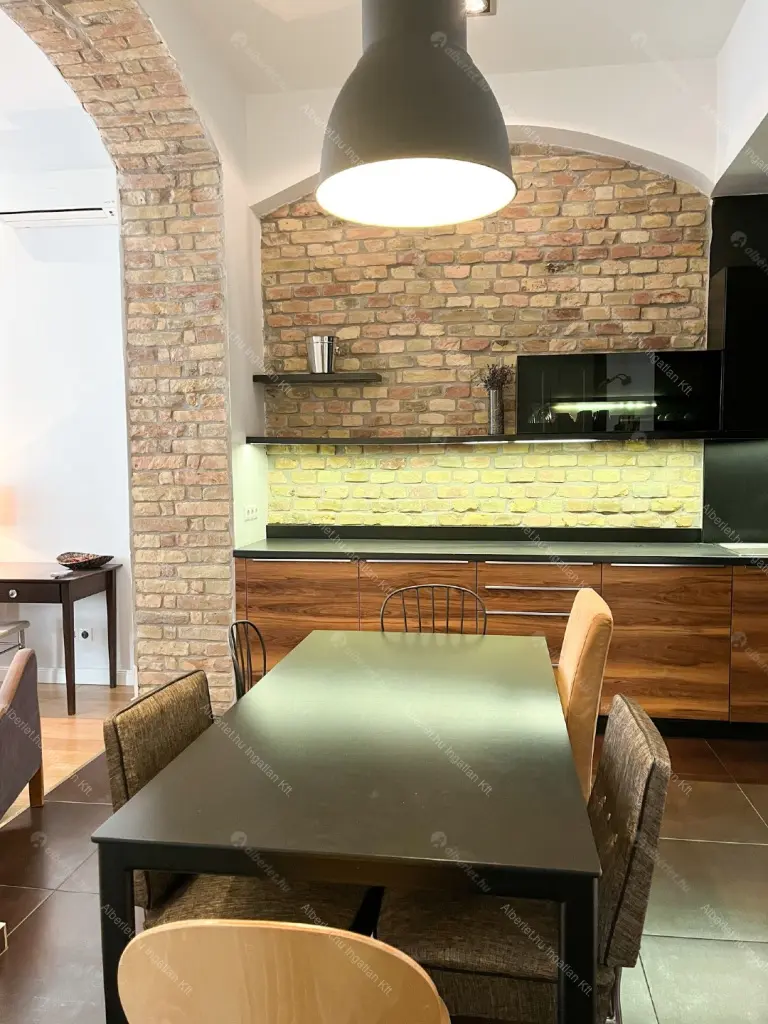 Kiadó albérlet 490000 Ft/hó áron: Budapest, V. kerület  Só utca. Mérete: 81 nm, 3 szobás | Alberlet.hu - 6682648