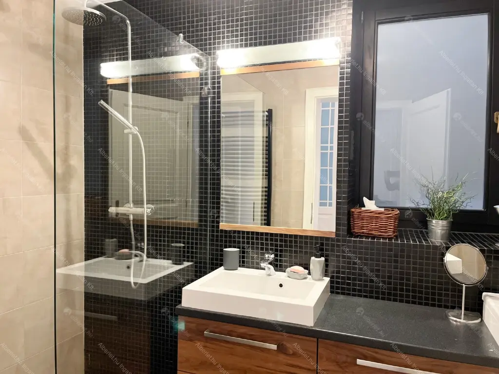 Kiadó albérlet 490000 Ft/hó áron: Budapest, V. kerület  Só utca. Mérete: 81 nm, 3 szobás | Alberlet.hu - 6682658