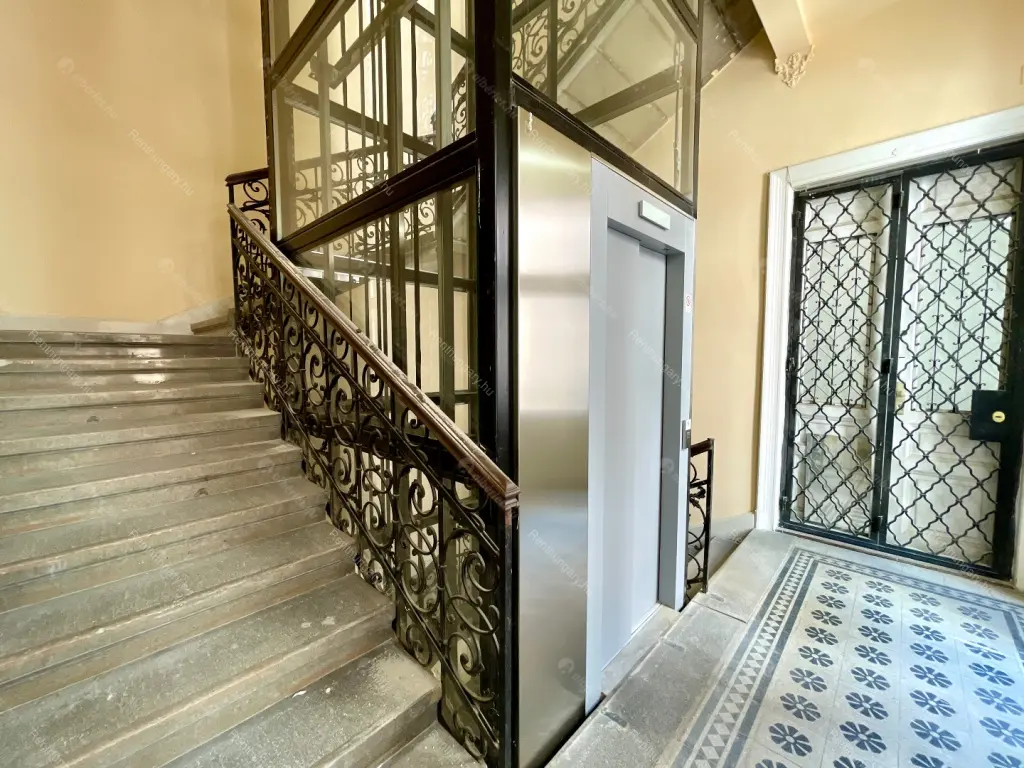 Kiadó albérlet 292000 Ft/hó áron: Budapest, V. kerület  Sörház utca. Mérete: 78 nm, 2 szobás | Alberlet.hu - 6699464