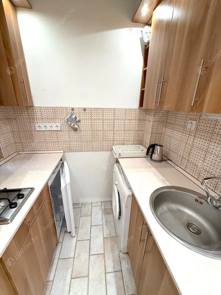 Kiadó albérlet 180000 Ft/hó áron: Budapest, V. kerület  Stollár Béla utca. Mérete: 30 nm, 1 szobás | Alberlet.hu - 6579859