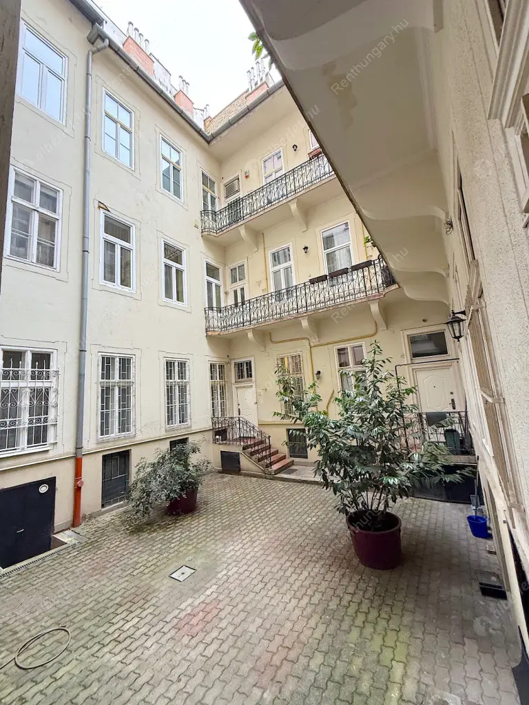 Kiadó albérlet 180000 Ft/hó áron: Budapest, V. kerület  Stollár Béla utca. Mérete: 30 nm, 1 szobás | Alberlet.hu - 6579860