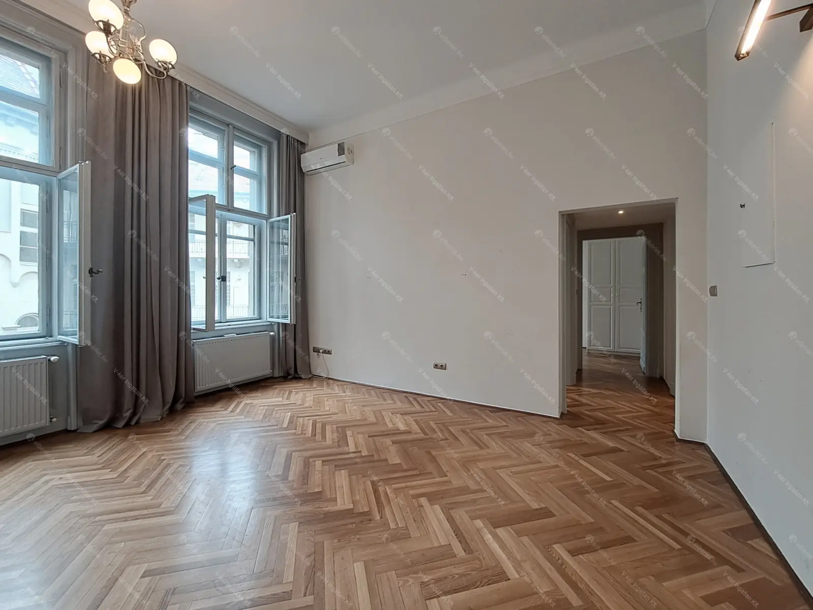 Kiadó albérlet 1522000 Ft/hó áron: Budapest, V. kerület  Szabadság tér. Mérete: 206 nm, 6 szobás | Alberlet.hu - 6651481