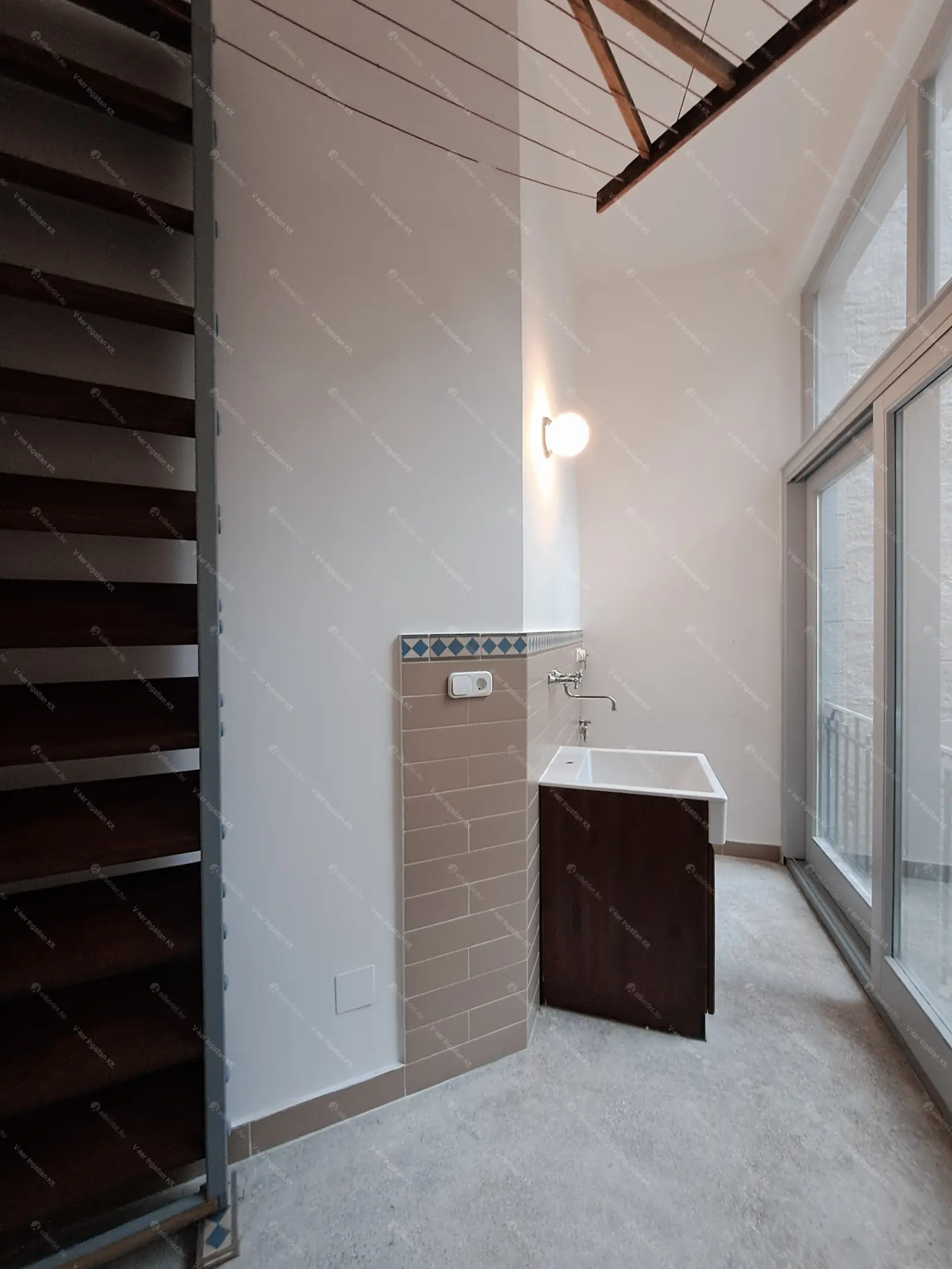 Kiadó albérlet 1522000 Ft/hó áron: Budapest, V. kerület  Szabadság tér. Mérete: 206 nm, 6 szobás | Alberlet.hu - 6651491