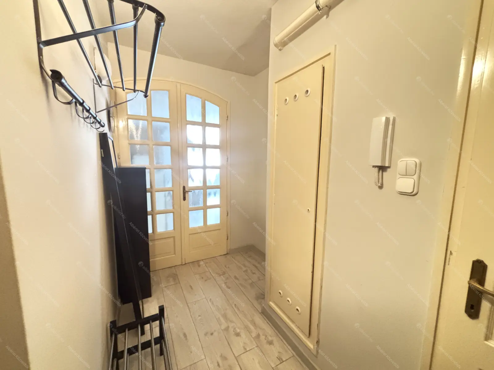 Kiadó albérlet 175000 Ft/hó áron: Budapest, V. kerület  Széchenyi utca. Mérete: 29 nm, 1 szobás | Alberlet.hu - 6667906