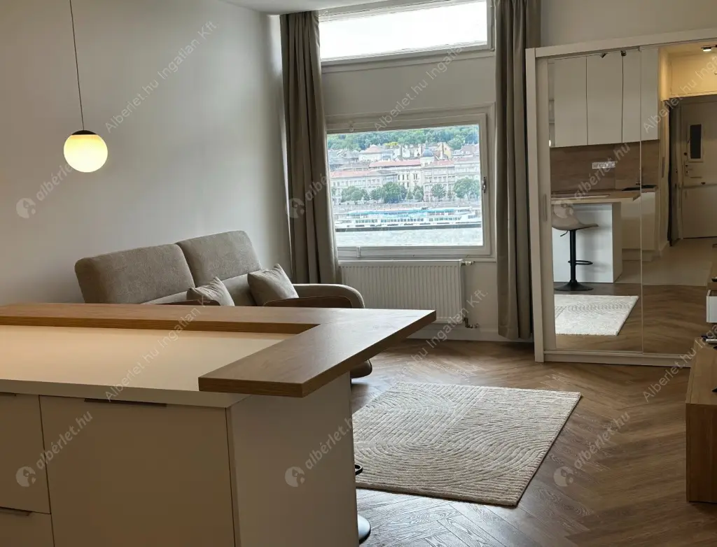 Kiadó albérlet 329000 Ft/hó áron: Budapest, V. kerület  Széchenyi utca. Mérete: 30 nm, 1 szobás | Alberlet.hu - 6521570
