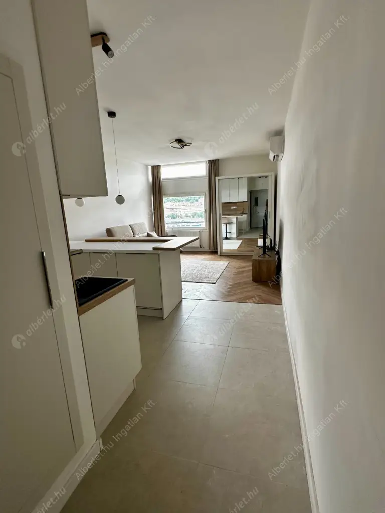Kiadó albérlet 329000 Ft/hó áron: Budapest, V. kerület  Széchenyi utca. Mérete: 30 nm, 1 szobás | Alberlet.hu - 6521579