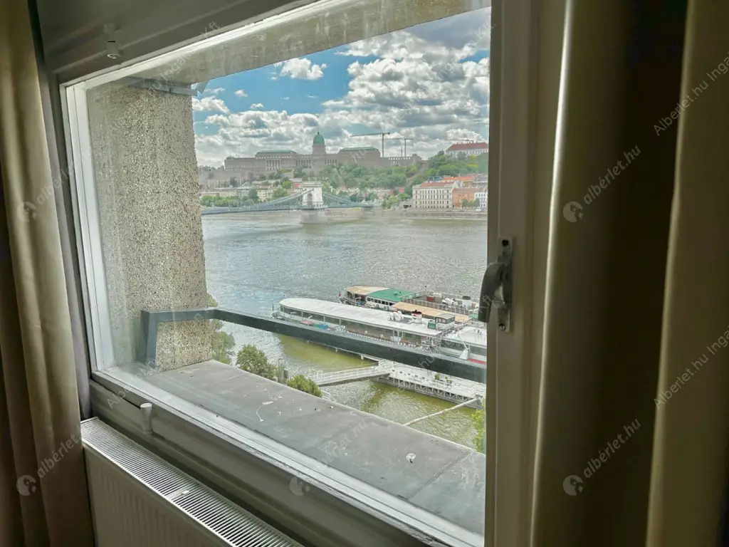 Kiadó albérlet 329000 Ft/hó áron: Budapest, V. kerület  Széchenyi utca. Mérete: 30 nm, 1 szobás | Alberlet.hu - 6521589