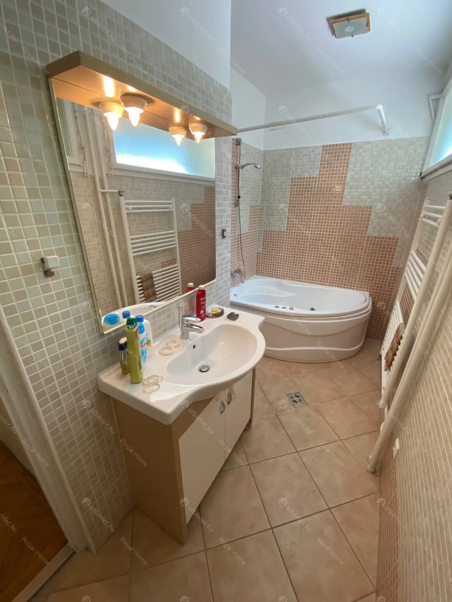 Kiadó albérlet 320000 Ft/hó áron: Budapest, V. kerület  Széchenyi utca. Mérete: 62 nm, 3 szobás | Alberlet.hu - 5679454