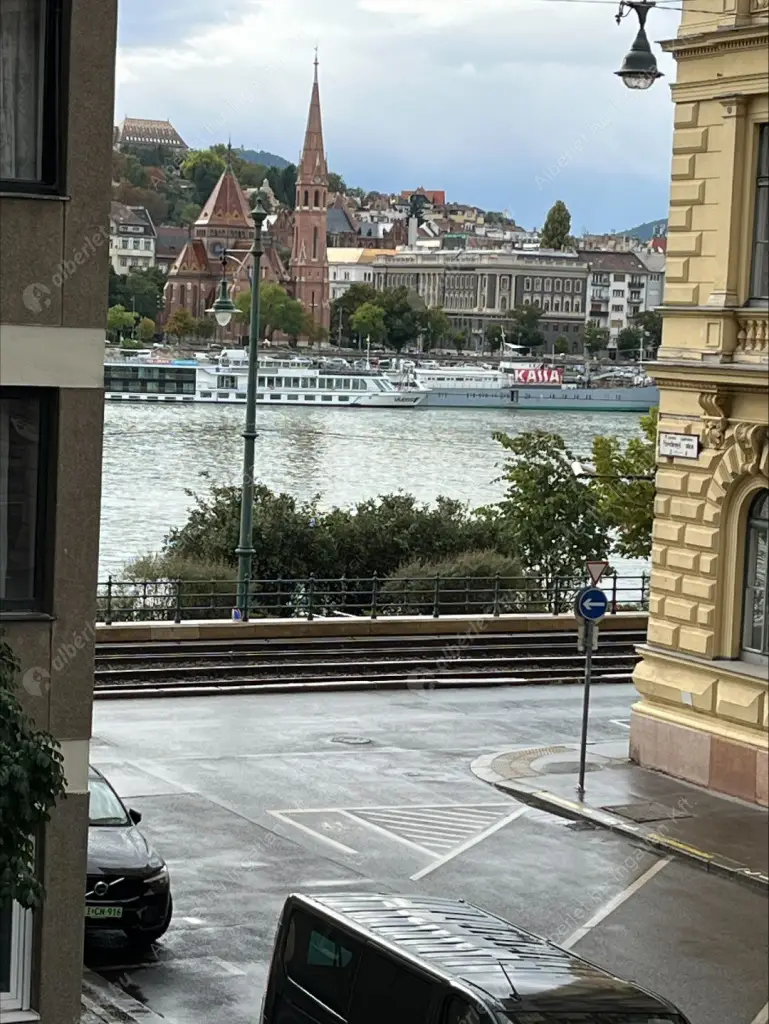 Kiadó albérlet 299000 Ft/hó áron: Budapest, V. kerület  Széchenyi utca. Mérete: 62 nm, 3 szobás | Alberlet.hu - 6571780