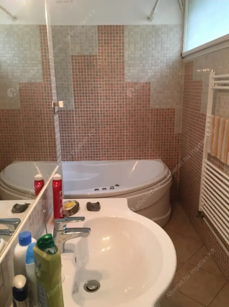 Kiadó albérlet 299000 Ft/hó áron: Budapest, V. kerület  Széchenyi utca. Mérete: 62 nm, 3 szobás | Alberlet.hu - 6571789
