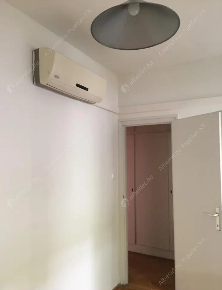 Kiadó albérlet 299000 Ft/hó áron: Budapest, V. kerület  Széchenyi utca. Mérete: 62 nm, 3 szobás | Alberlet.hu - 6571792