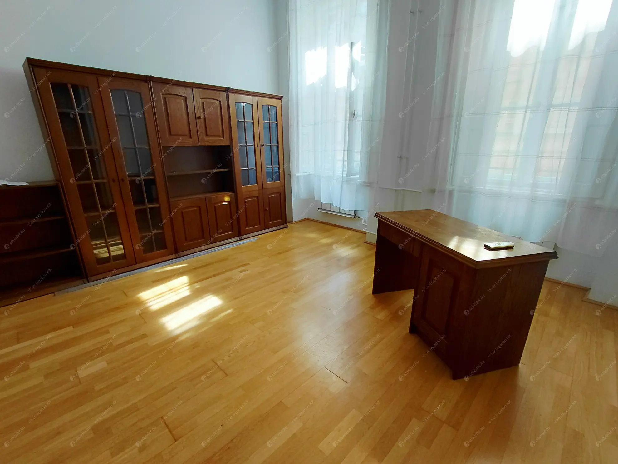 Kiadó albérlet 260000 Ft/hó áron: Budapest, V. kerület  Széchenyi utca. Mérete: 63 nm, 2 szobás | Alberlet.hu - 6544687