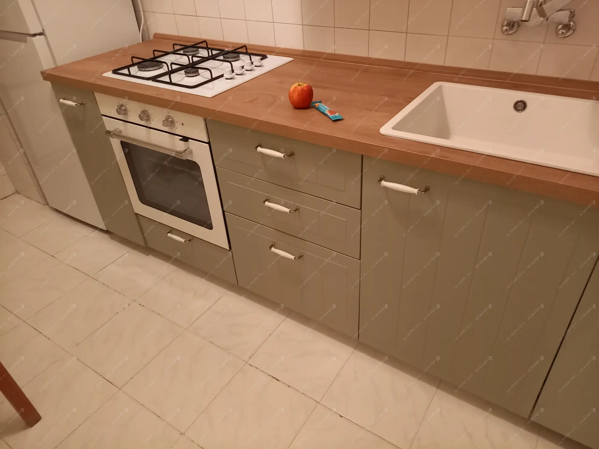 Kiadó albérlet 260000 Ft/hó áron: Budapest, V. kerület  Széchenyi utca. Mérete: 63 nm, 2 szobás | Alberlet.hu - 6581632