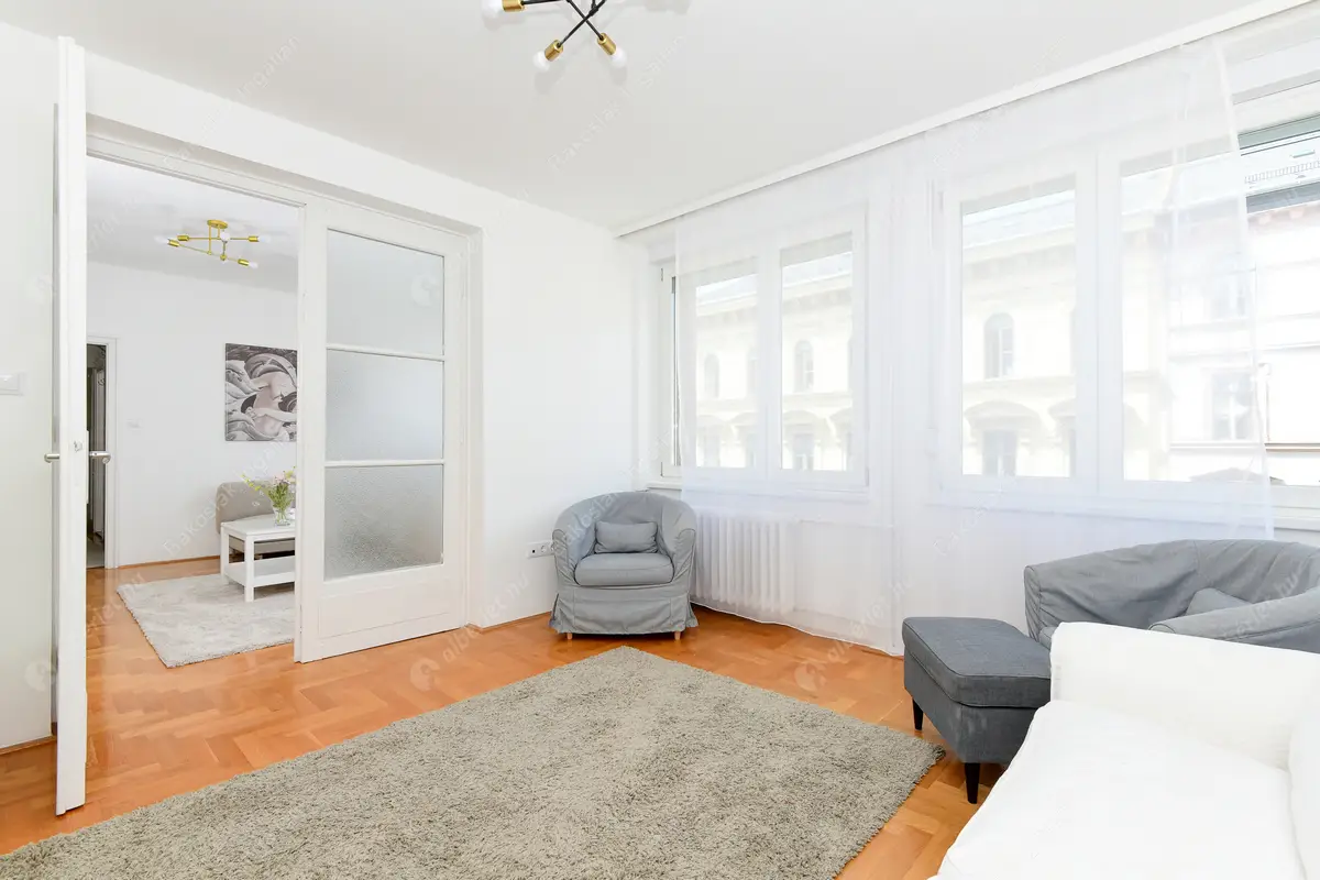 Kiadó albérlet 385000 Ft/hó áron: Budapest, V. kerület  Széchenyi utca. Mérete: 68 nm, 3 szobás | Alberlet.hu - 6487407