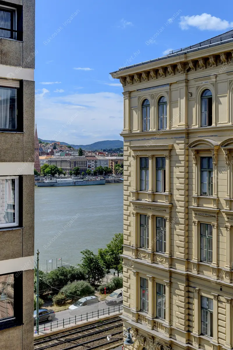 Kiadó albérlet 385000 Ft/hó áron: Budapest, V. kerület  Széchenyi utca. Mérete: 68 nm, 3 szobás | Alberlet.hu - 6487408