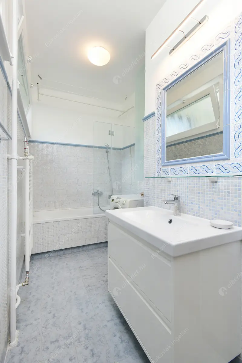 Kiadó albérlet 385000 Ft/hó áron: Budapest, V. kerület  Széchenyi utca. Mérete: 68 nm, 3 szobás | Alberlet.hu - 6487415