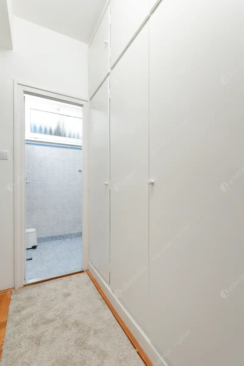 Kiadó albérlet 385000 Ft/hó áron: Budapest, V. kerület  Széchenyi utca. Mérete: 68 nm, 3 szobás | Alberlet.hu - 6487417