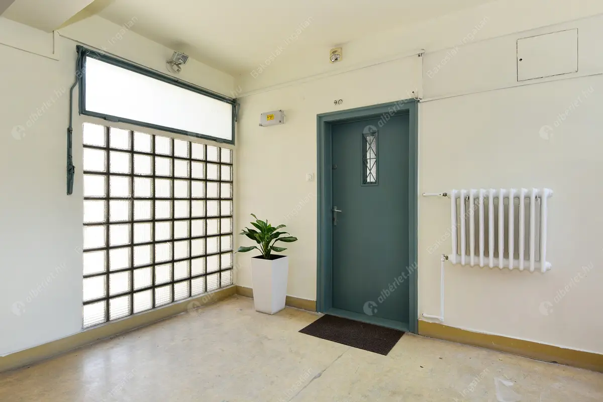 Kiadó albérlet 385000 Ft/hó áron: Budapest, V. kerület  Széchenyi utca. Mérete: 68 nm, 3 szobás | Alberlet.hu - 6487420