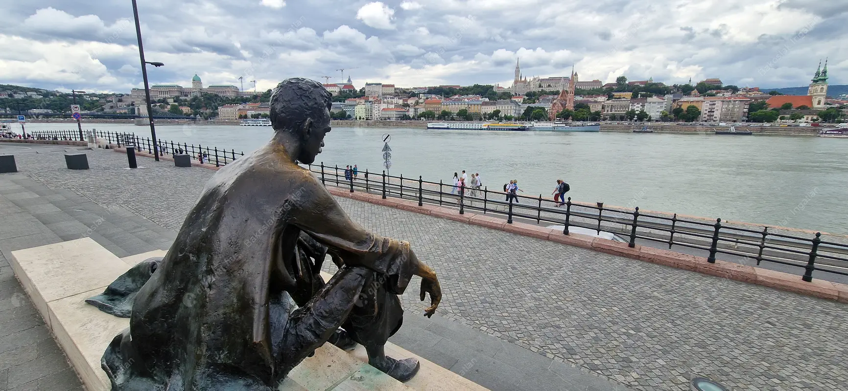 Kiadó albérlet 385000 Ft/hó áron: Budapest, V. kerület  Széchenyi utca. Mérete: 68 nm, 3 szobás | Alberlet.hu - 6492047