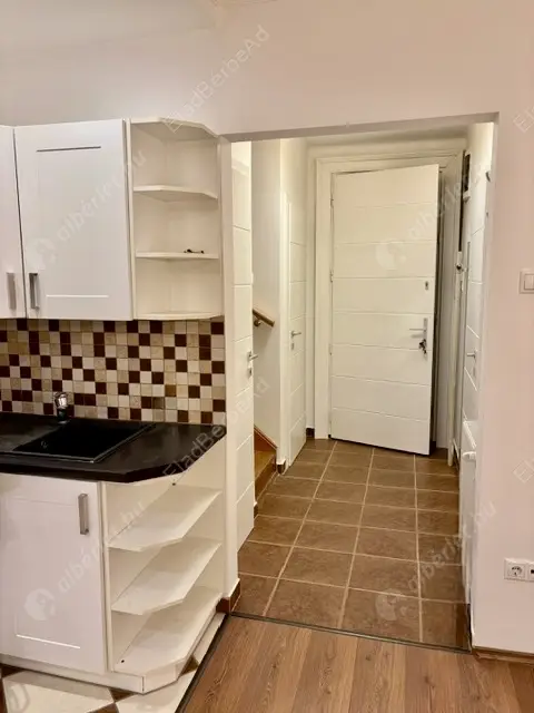 Kiadó albérlet 500000 Ft/hó áron: Budapest, V. kerület  Széchenyi utca. Mérete: 80 nm, 3 szobás | Alberlet.hu - 6609997