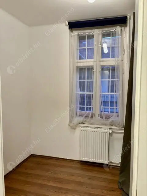 Kiadó albérlet 500000 Ft/hó áron: Budapest, V. kerület  Széchenyi utca. Mérete: 80 nm, 3 szobás | Alberlet.hu - 6610003
