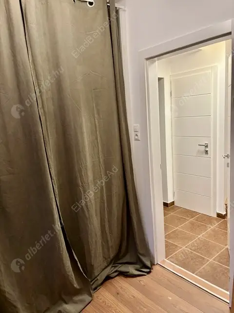 Kiadó albérlet 500000 Ft/hó áron: Budapest, V. kerület  Széchenyi utca. Mérete: 80 nm, 3 szobás | Alberlet.hu - 6610004