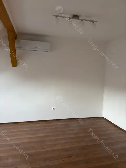 Kiadó albérlet 500000 Ft/hó áron: Budapest, V. kerület  Széchenyi utca. Mérete: 80 nm, 4 szobás | Alberlet.hu - 6611376