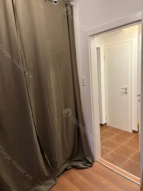 Kiadó albérlet 500000 Ft/hó áron: Budapest, V. kerület  Széchenyi utca. Mérete: 80 nm, 4 szobás | Alberlet.hu - 6611383