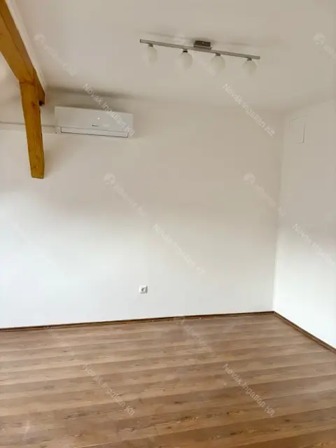 Kiadó albérlet 500000 Ft/hó áron: Budapest, V. kerület  Széchenyi utca. Mérete: 80 nm, 3 szobás | Alberlet.hu - 6642058