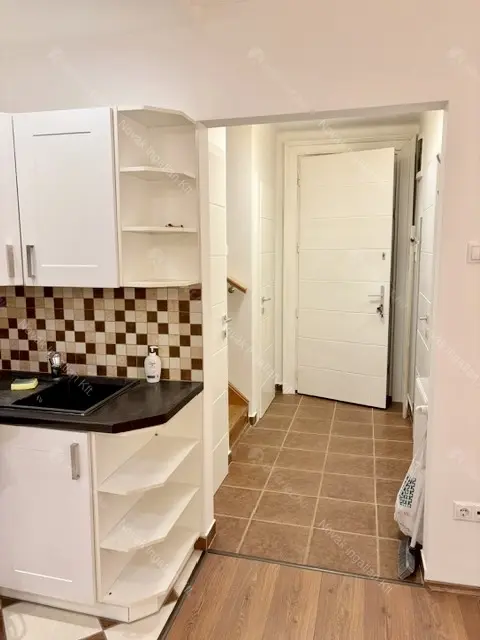 Kiadó albérlet 500000 Ft/hó áron: Budapest, V. kerület  Széchenyi utca. Mérete: 80 nm, 3 szobás | Alberlet.hu - 6642060