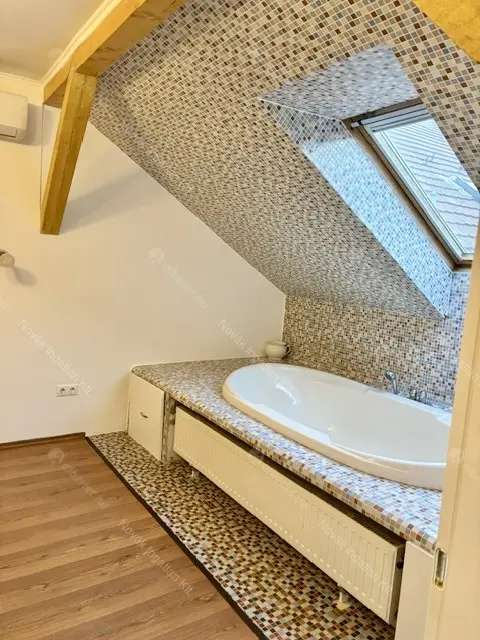 Kiadó albérlet 500000 Ft/hó áron: Budapest, V. kerület  Széchenyi utca. Mérete: 80 nm, 3 szobás | Alberlet.hu - 6642064