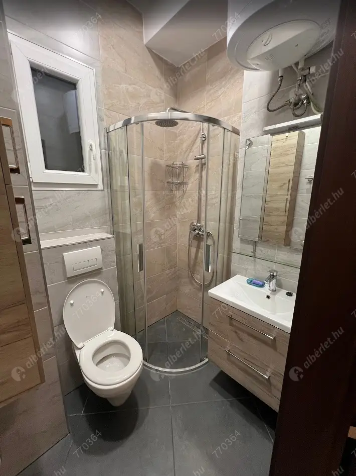 Kiadó albérlet 580000 Ft/hó áron: Budapest, V. kerület   Szemere utca . Mérete: 90 nm, 3 szobás | Alberlet.hu - 6571583