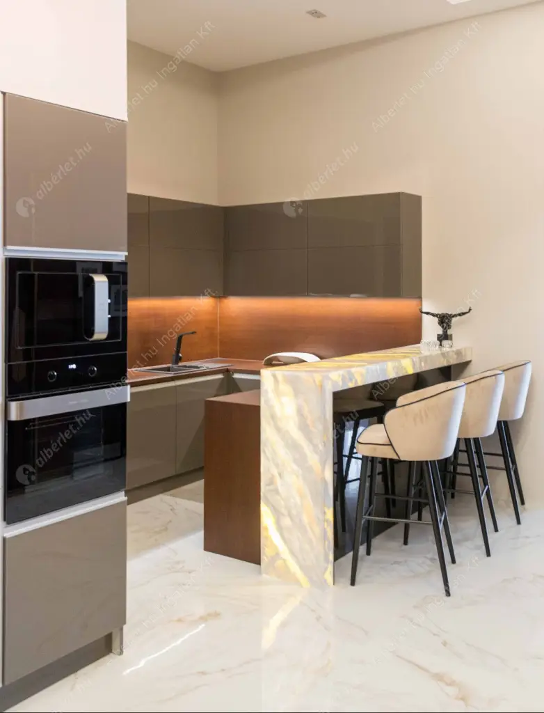 Kiadó albérlet 963000 Ft/hó áron: Budapest, V. kerület  Szent István körút. Mérete: 120 nm, 4 szobás | Alberlet.hu - 6625070