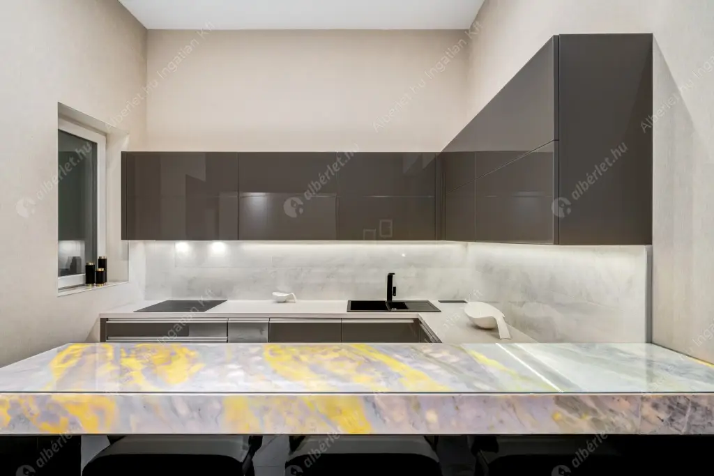 Kiadó albérlet 1120000 Ft/hó áron: Budapest, V. kerület  Szent István körút. Mérete: 120 nm, 3 szobás | Alberlet.hu - 6637504