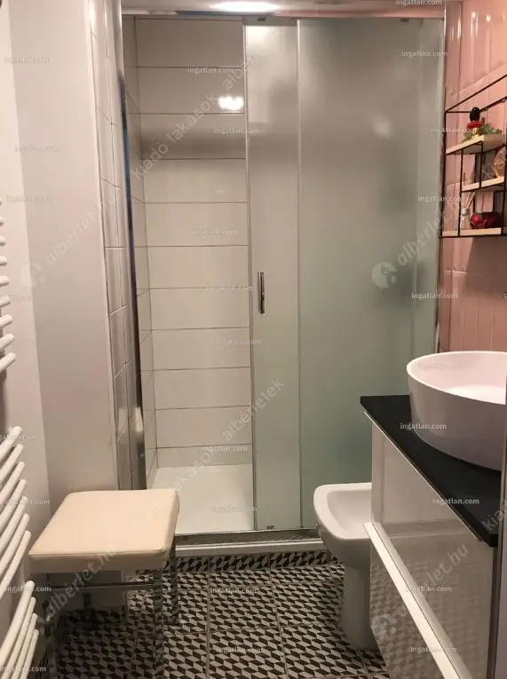 Kiadó albérlet 310000 Ft/hó áron: Budapest, V. kerület  Szent István körút. Mérete: 42 nm, 1 szobás | Alberlet.hu - 6632233