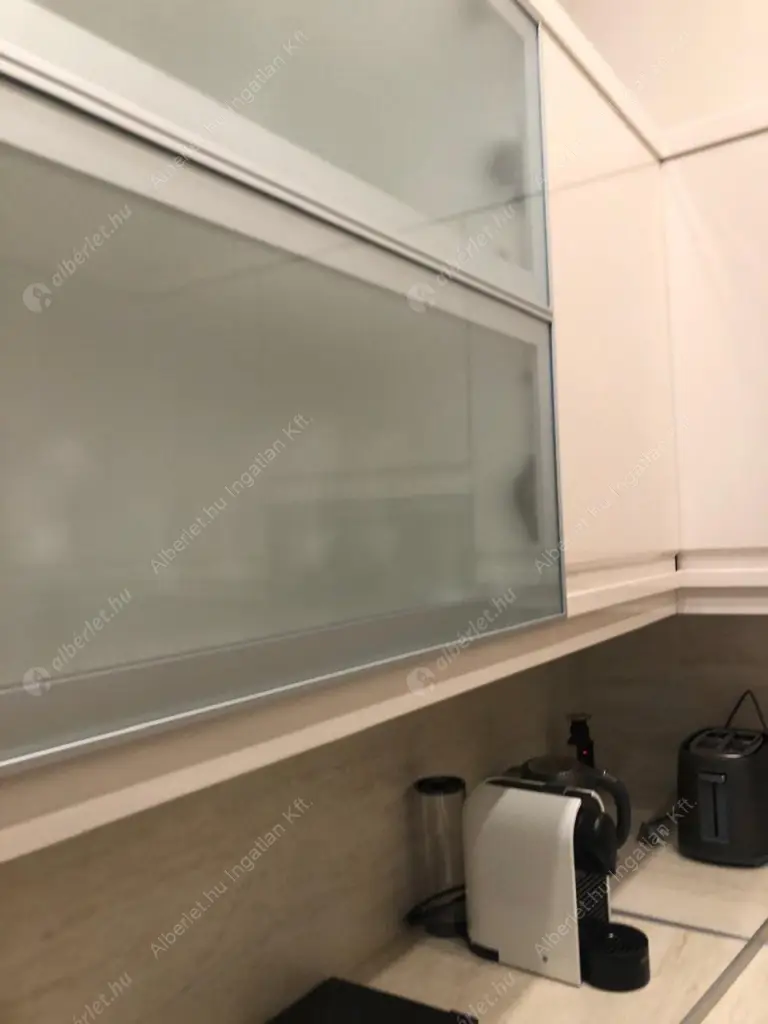 Kiadó albérlet 463000 Ft/hó áron: Budapest, V. kerület  Szent István körút. Mérete: 59 nm, 3 szobás | Alberlet.hu - 6580738