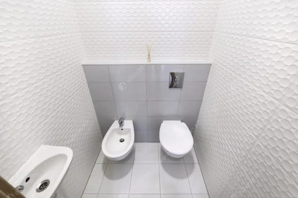 Kiadó albérlet 463000 Ft/hó áron: Budapest, V. kerület  Szent István körút. Mérete: 59 nm, 3 szobás | Alberlet.hu - 6580739