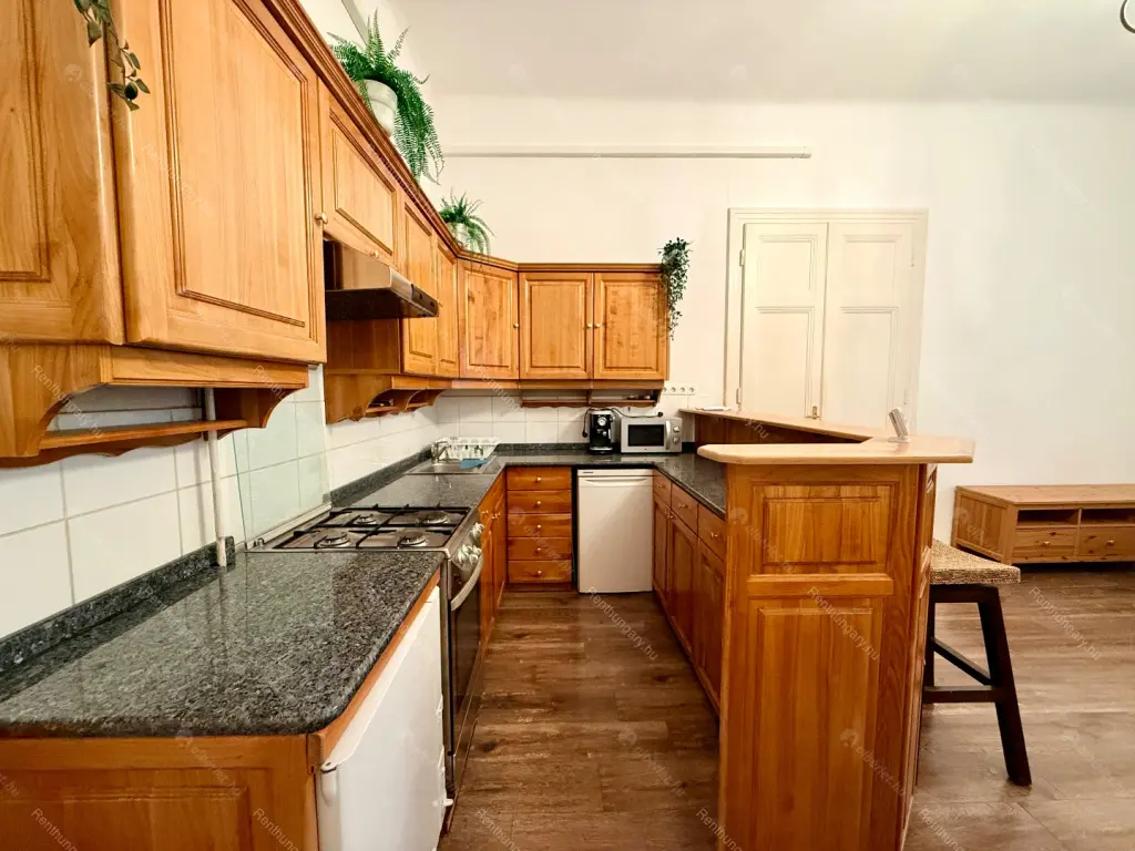 Kiadó albérlet 350000 Ft/hó áron: Budapest, V. kerület  Szép utca. Mérete: 75 nm, 3 szobás | Alberlet.hu - 6683171