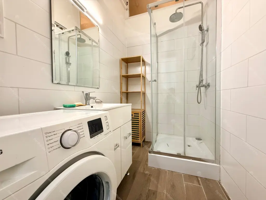 Kiadó albérlet 350000 Ft/hó áron: Budapest, V. kerület  Szép utca. Mérete: 75 nm, 3 szobás | Alberlet.hu - 6683177