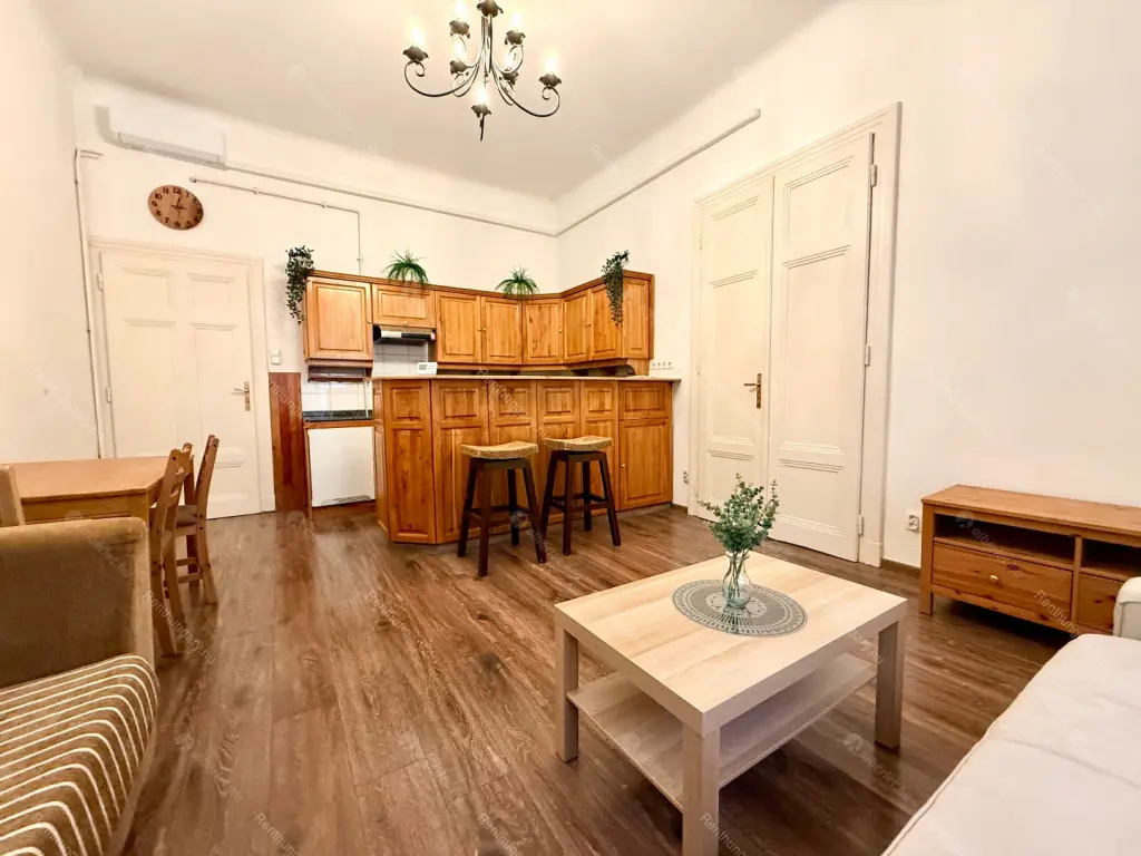 Kiadó albérlet 350000 Ft/hó áron: Budapest, V. kerület  Szép utca. Mérete: 75 nm, 3 szobás | Alberlet.hu - 6699428