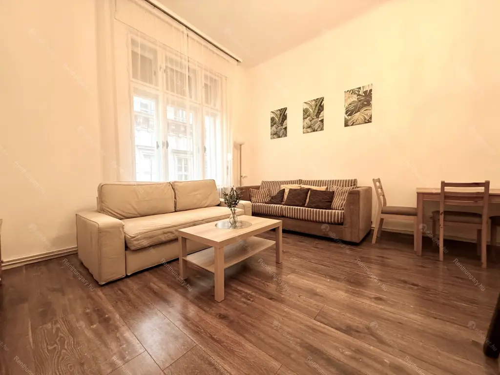 Kiadó albérlet 350000 Ft/hó áron: Budapest, V. kerület  Szép utca. Mérete: 75 nm, 3 szobás | Alberlet.hu - 6699429