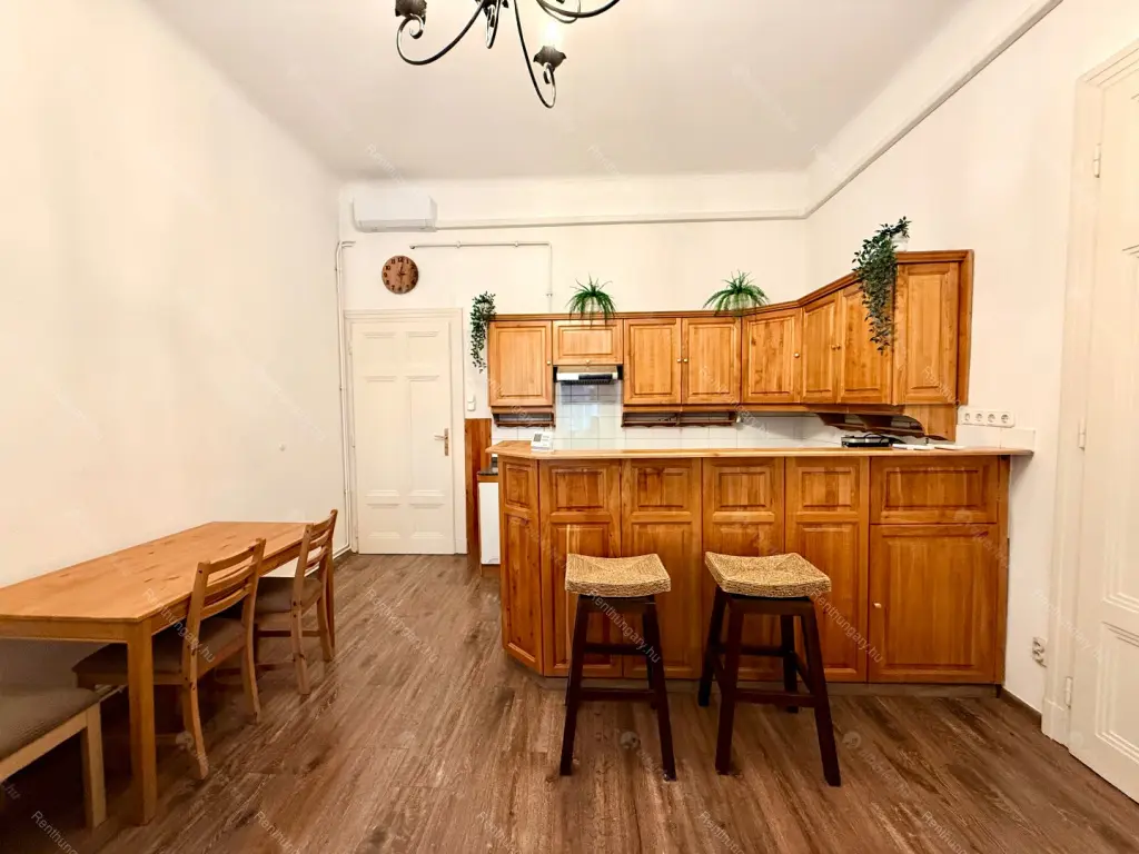 Kiadó albérlet 350000 Ft/hó áron: Budapest, V. kerület  Szép utca. Mérete: 75 nm, 3 szobás | Alberlet.hu - 6699430