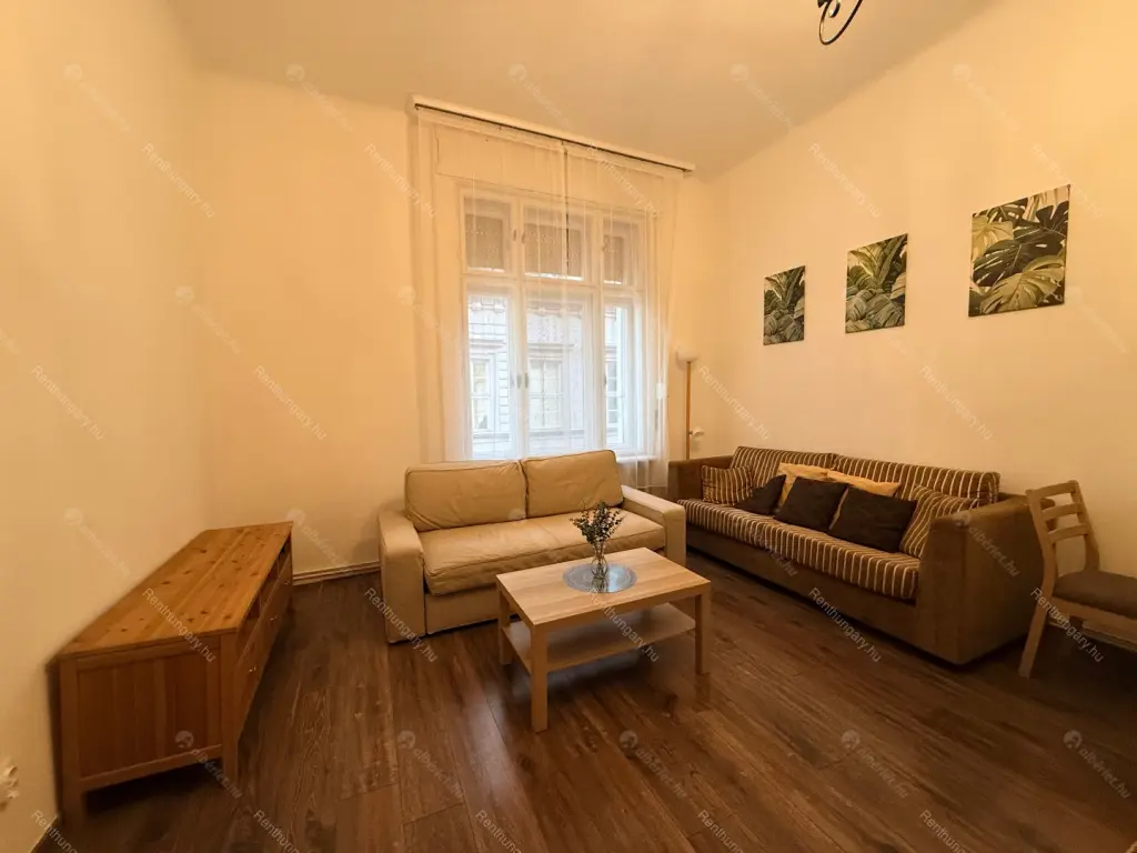 Kiadó albérlet 350000 Ft/hó áron: Budapest, V. kerület  Szép utca. Mérete: 75 nm, 3 szobás | Alberlet.hu - 6699433