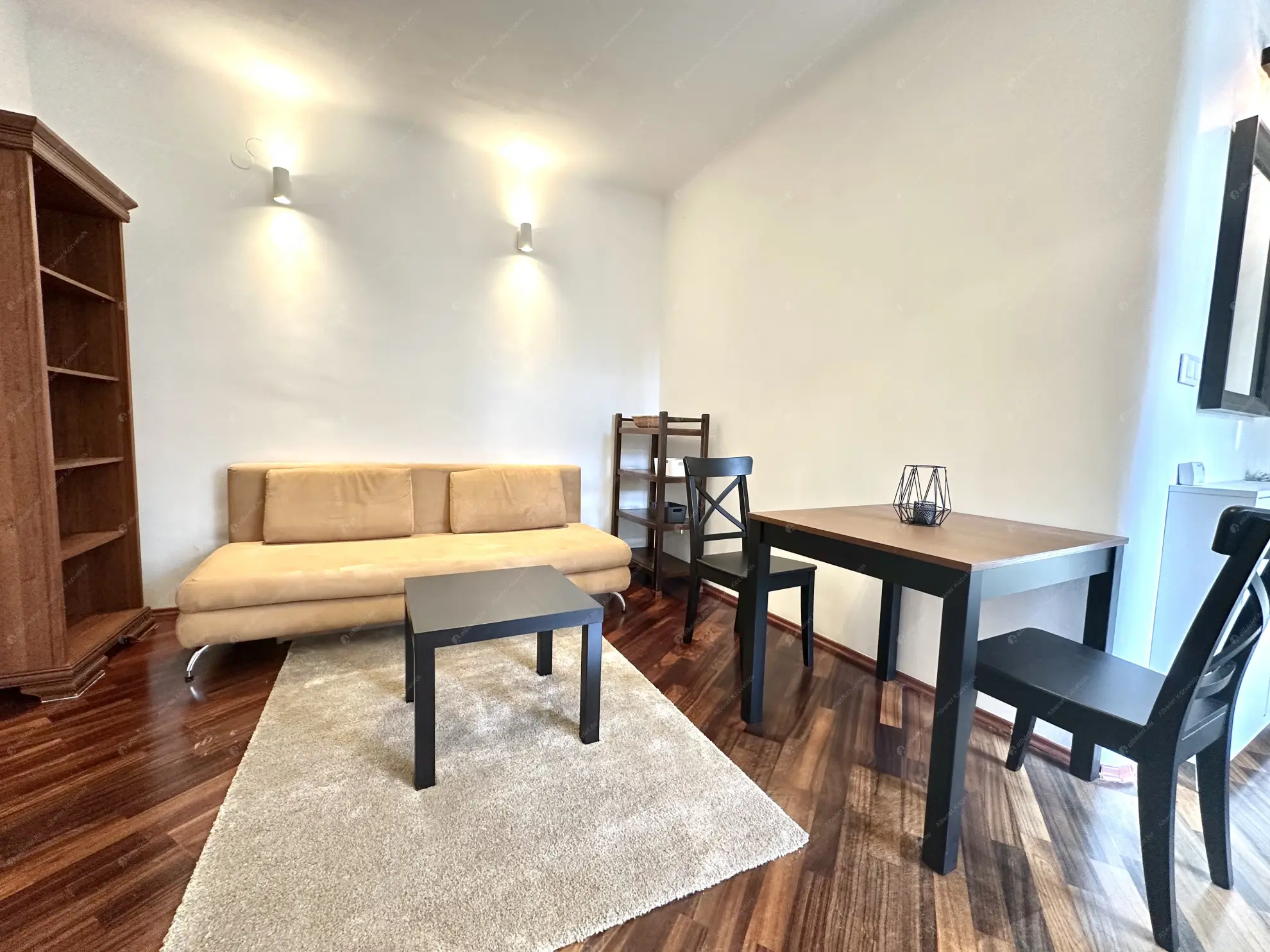 Kiadó albérlet 230000 Ft/hó áron: Budapest, V. kerület  Szervita tér. Mérete: 32 nm, 1 szobás | Alberlet.hu - 6598513