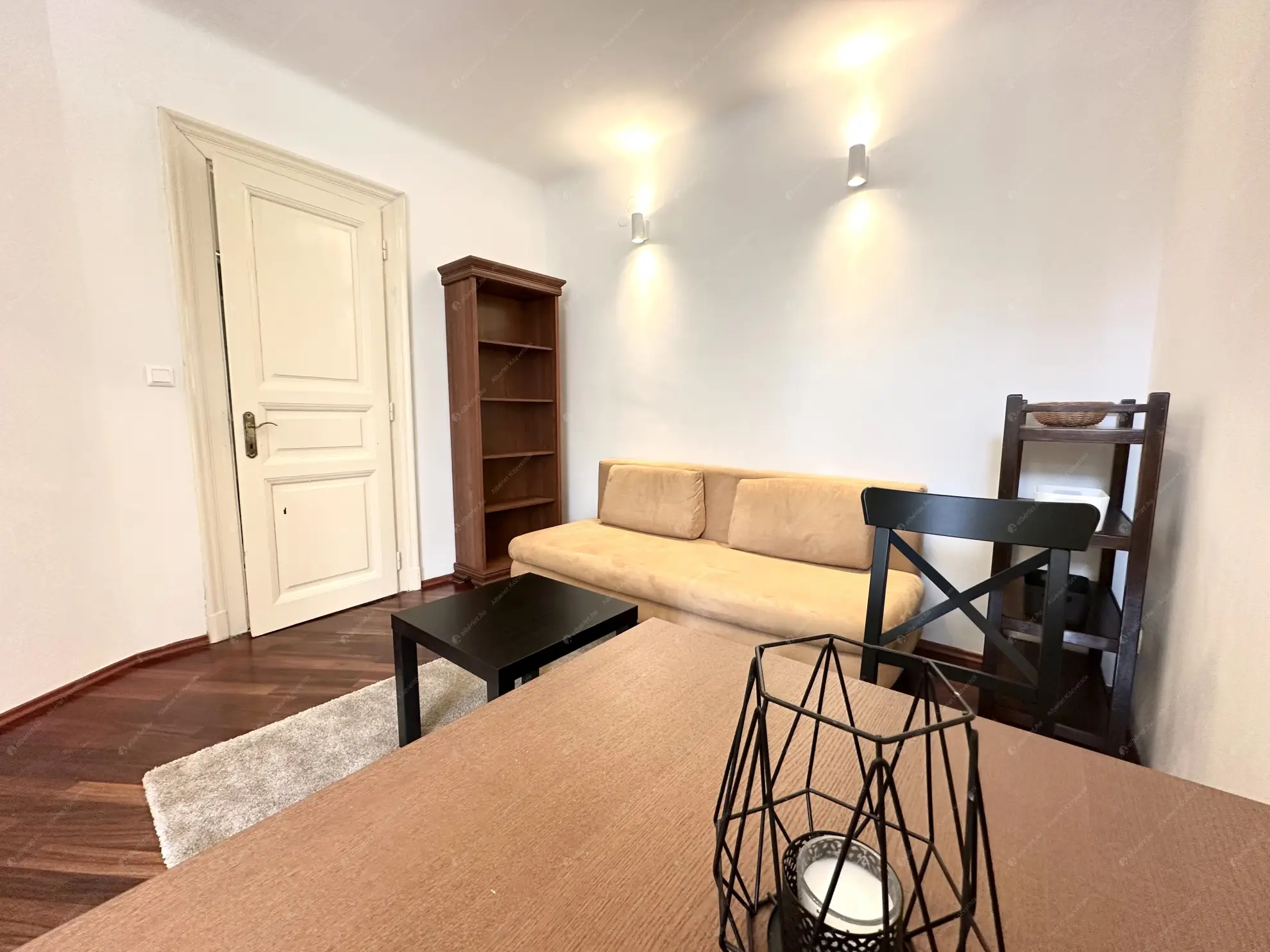 Kiadó albérlet 230000 Ft/hó áron: Budapest, V. kerület  Szervita tér. Mérete: 32 nm, 1 szobás | Alberlet.hu - 6598514