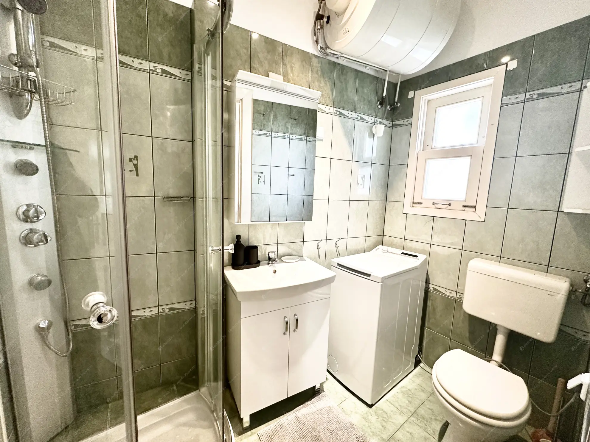 Kiadó albérlet 230000 Ft/hó áron: Budapest, V. kerület  Szervita tér. Mérete: 32 nm, 1 szobás | Alberlet.hu - 6598527