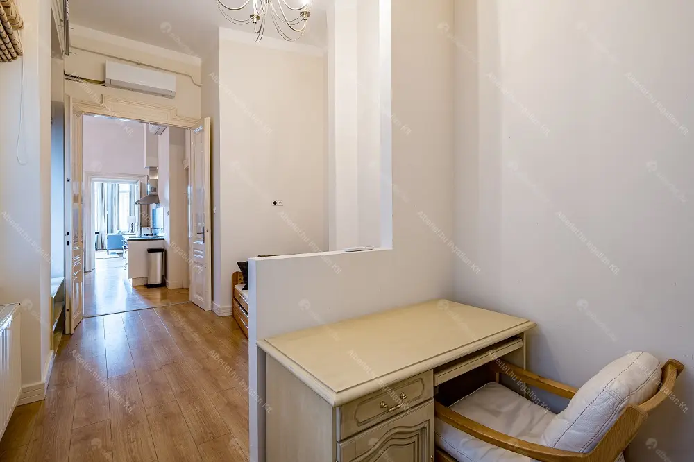 Kiadó albérlet 1091000 Ft/hó áron: Budapest, V. kerület  Váci utca. Mérete: 120 nm, 3 szobás | Alberlet.hu - 6700331